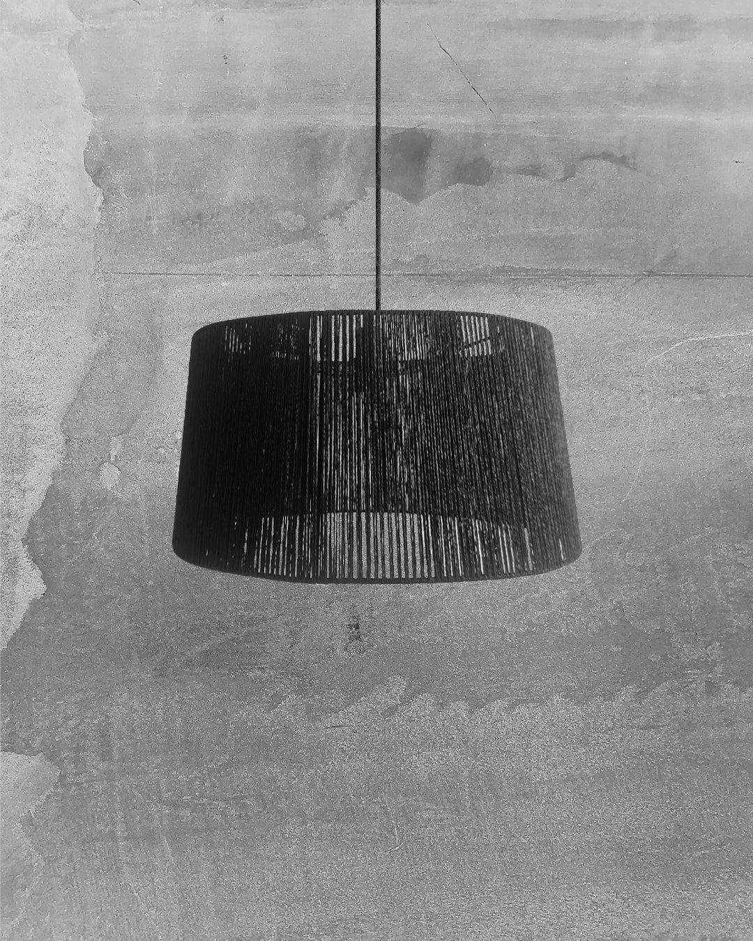 Lámpara Colgante Chic Semi Cónica 40 x 45 x 23 Rafia negro