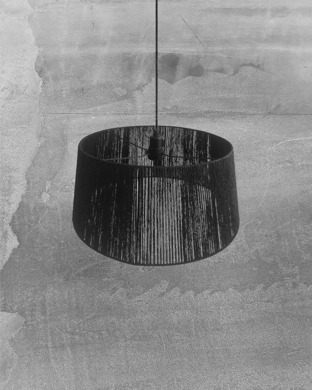 Lámpara Colgante Chic Semi Cónica 40 x 45 x 23 Rafia negro