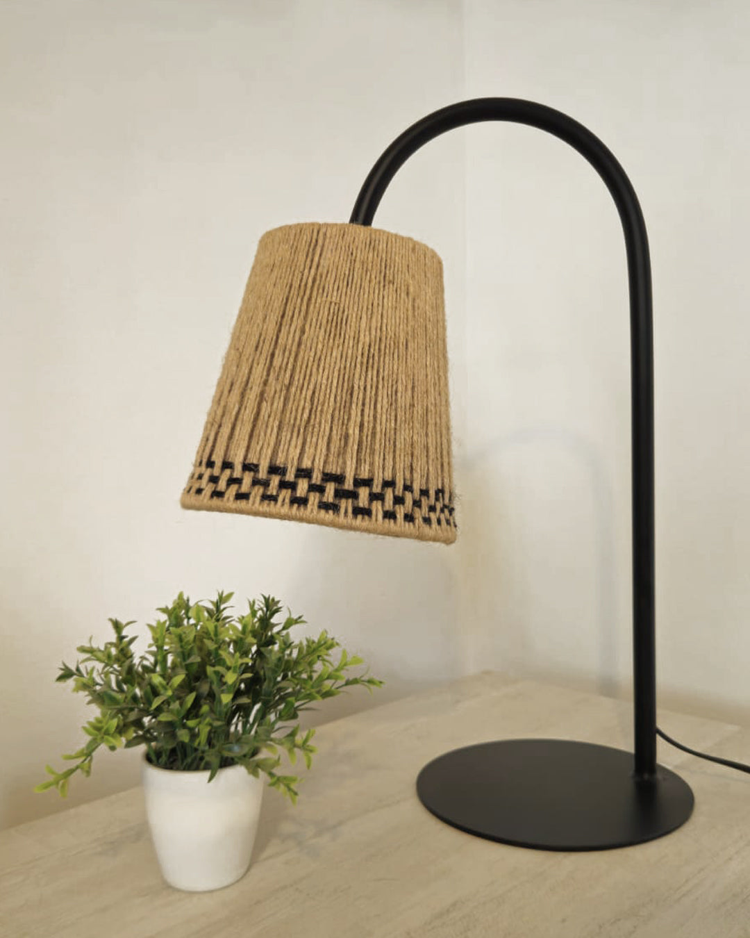 Lámpara Sobremesa Selecta Curva Zig Zag Black